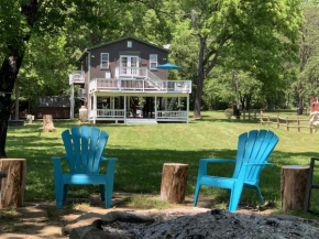 Bear Valley Riverfront with hot tub